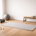 découvrez l'équipement minimal indispensable pour s'entraîner efficacement à la maison et atteindre vos objectifs fitness sans matériel complexe.