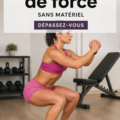 Femme faisant des exercices de force dans son salon
