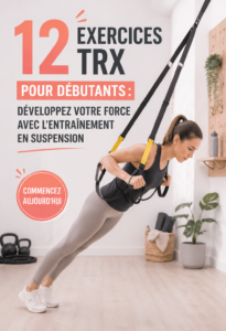 Femme utilisant un TRX pour s'entraîner à la maison