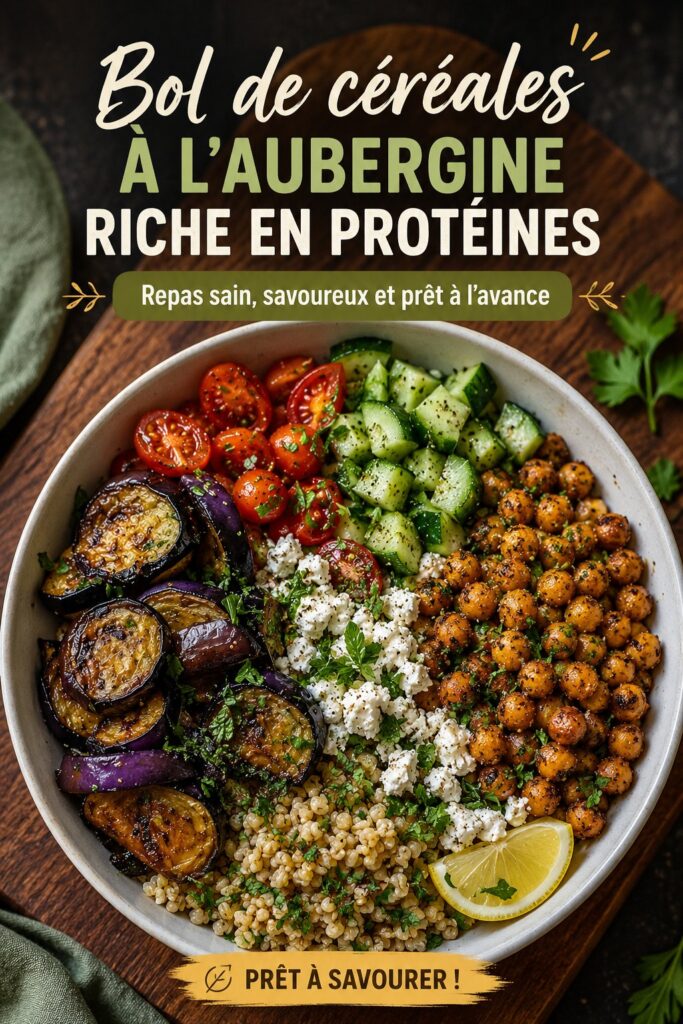 Bol de quinoa méditerranéen aux aubergines et légumes colorés
