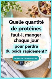 Femme active savourant un smoothie protéiné après une séance de sport