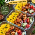 Bol de shawarma au poulet savoureux avec légumes frais en garniture.